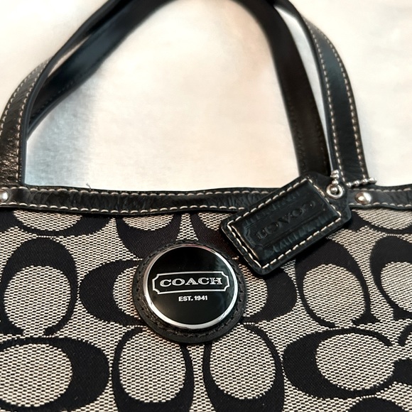 EUC Coach F44610 signature top handle handbag in gray color combo π€π©Ά - Picture 3 of 7